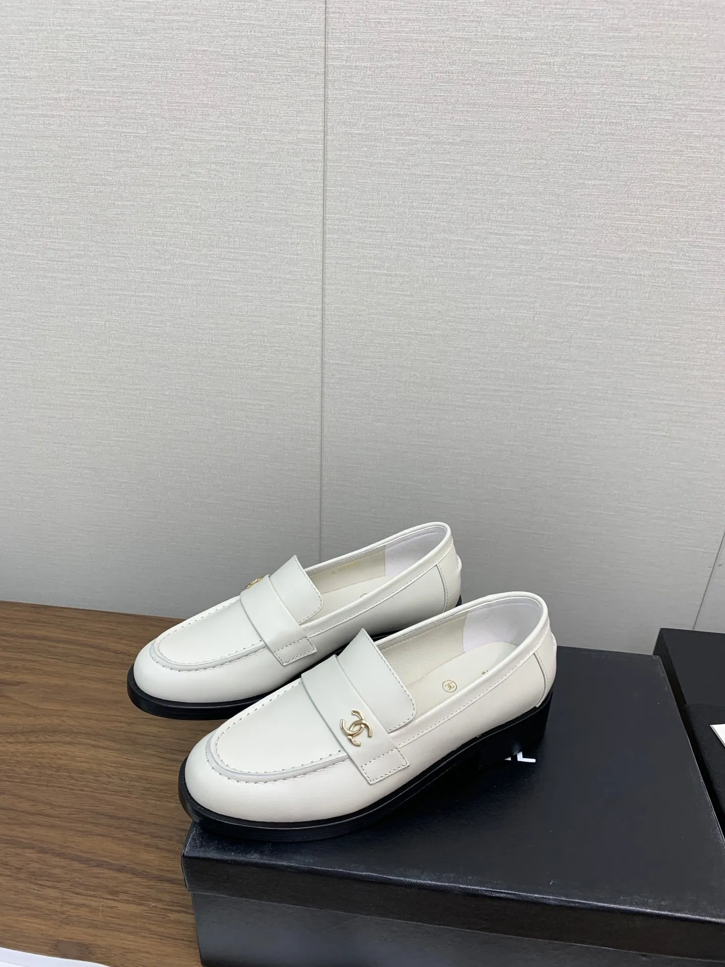 CC Loafers 25mm White Lambskin