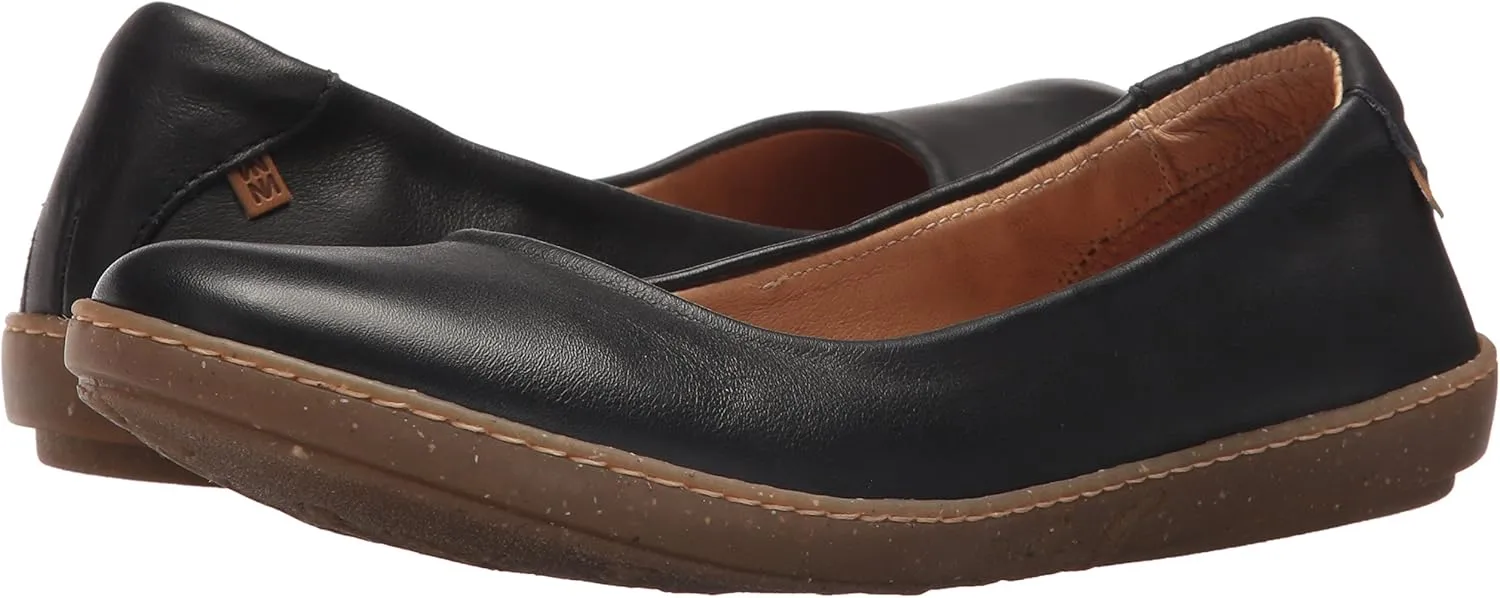 El Naturalista Women's Closed Toe Ballet Flats