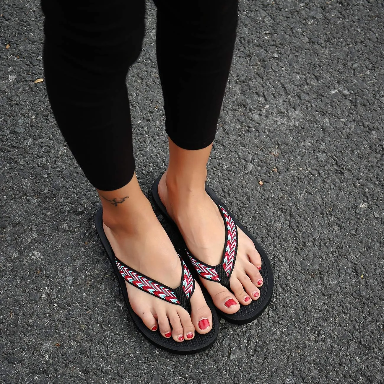MEGNYA Women’s Flip Flops/Sandals/Summer Beach Slippers