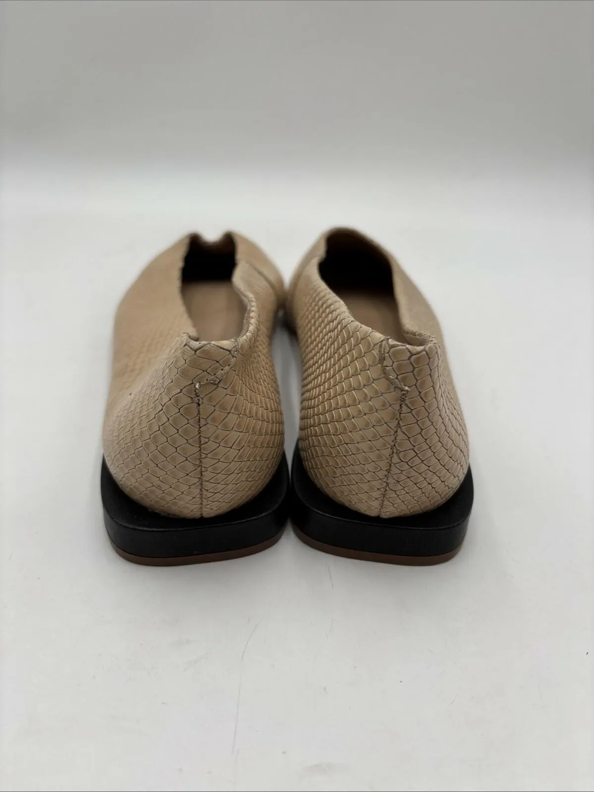 Saks Fifth Avenue Women's Snake-Embossed Leather Ballet Flats Beige Size 8.5M - Very Good