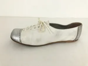 Victoire Cap-Toe Lace Up Shoes Size 8