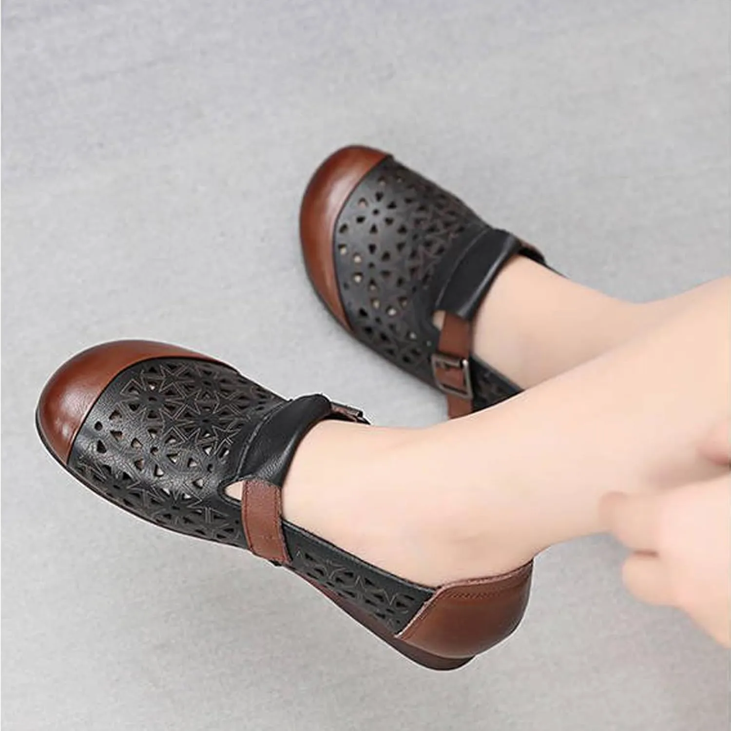 Women's Leather Hollow Flats Loafers,Fashion Side Adjustable Buckle Slip On Comfortable Lightweight Causal Sandals Round Toe Driving Walking Shoe Elegant Soft Sole Mom Shoes
